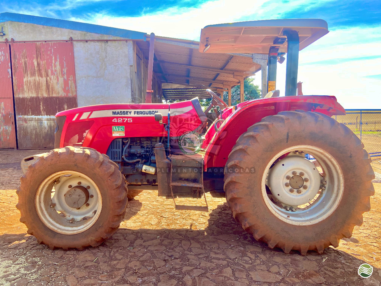 TRATOR MASSEY FERGUSON MF 4275 Tração 4x4 JZ Implementos Agrícolas TOLEDO PARANÁ PR
